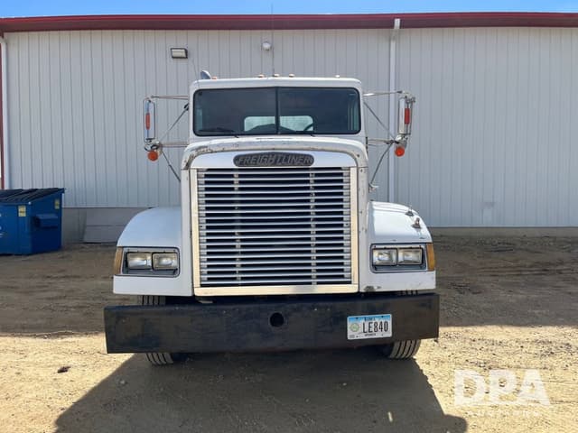 Image of Freightliner FLD120 equipment image 2