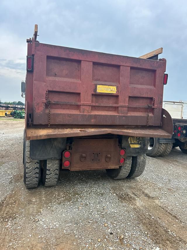Image of Freightliner Undetermined equipment image 2