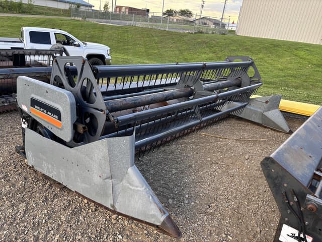 Image of Gleaner 315 equipment image 2