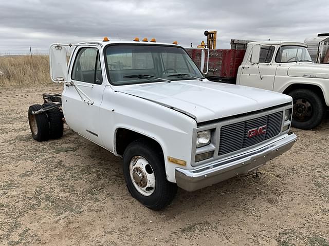 Image of GMC 2500 equipment image 3