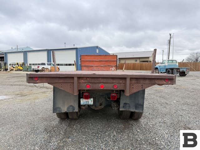 Image of GMC C7000 equipment image 4