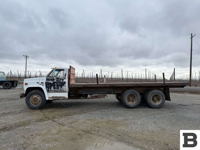 Image of GMC C7000 equipment image 2