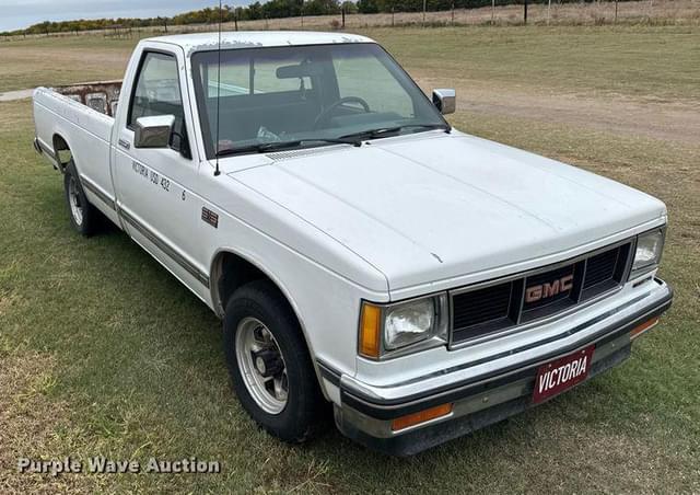 Image of GMC S15 equipment image 2