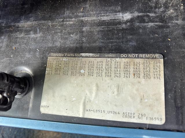 Image of GMC Suburban equipment image 3