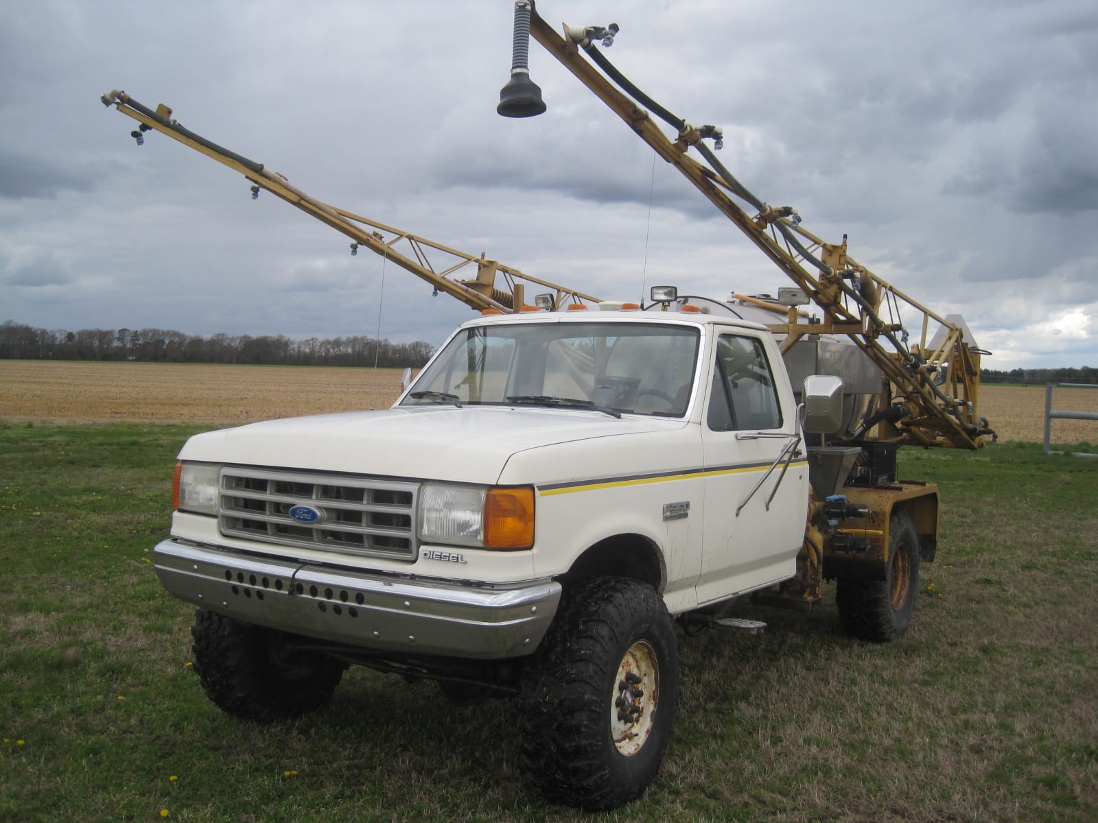 1989 Ford F-350 Equipment Image0