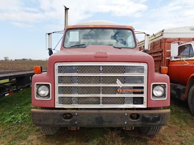 Image of International S2300 equipment image 4