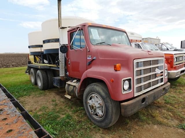 Image of International S2300 equipment image 1