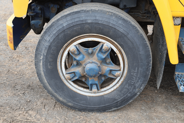 Image of International 1654 equipment image 3