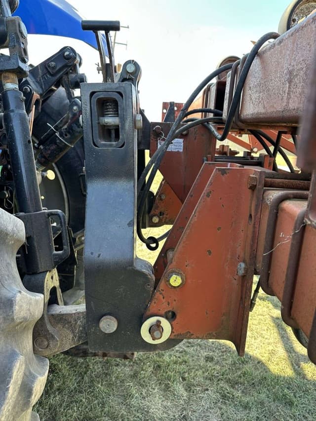 Image of International Harvester 183 equipment image 3