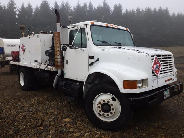 Image of International 4900 equipment image 2