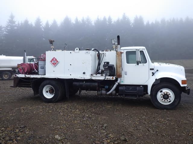 Image of International 4900 equipment image 3