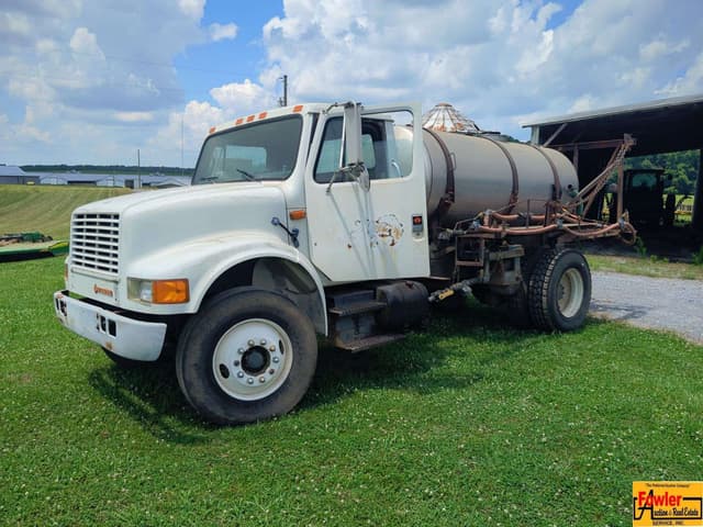 Image of International 4900 equipment image 3