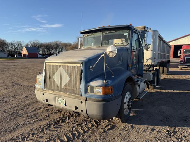 Image of International 9200 equipment image 2