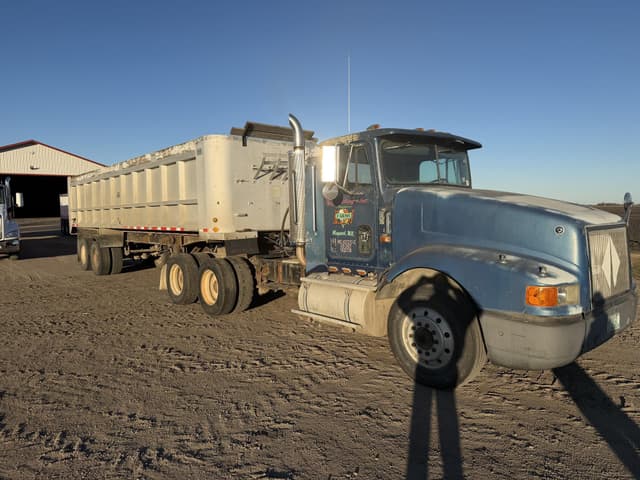 Image of International 9200 equipment image 4