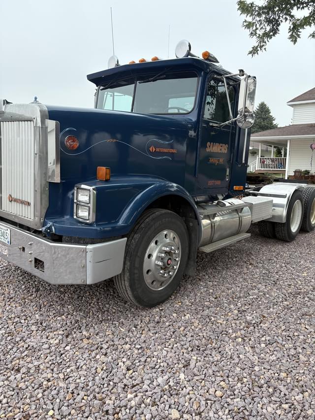 Image of International 9300 equipment image 1