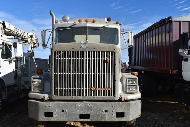 Image of International 9300 equipment image 1