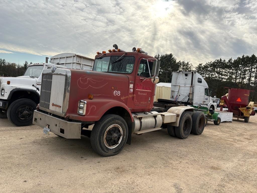 1989 International 9300 Equipment Image0