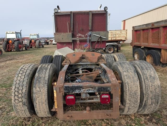 Image of International 9300 equipment image 2