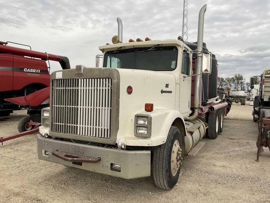 1989 International 9300 Equipment Image0