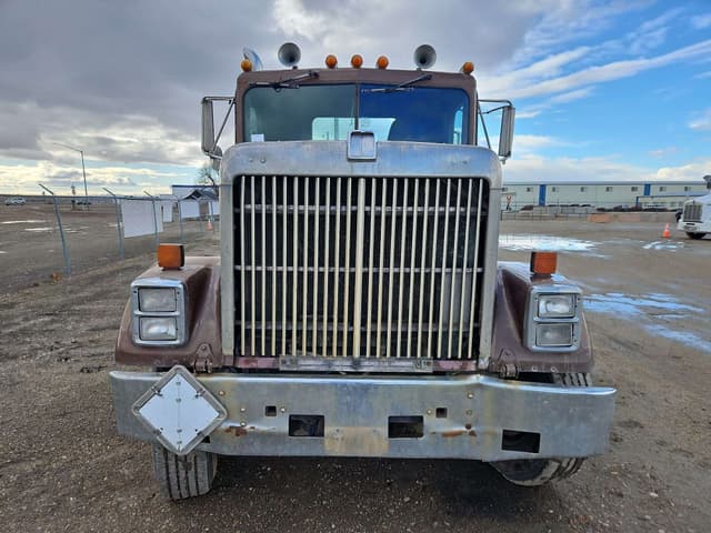 Image of International F-9370 equipment image 2