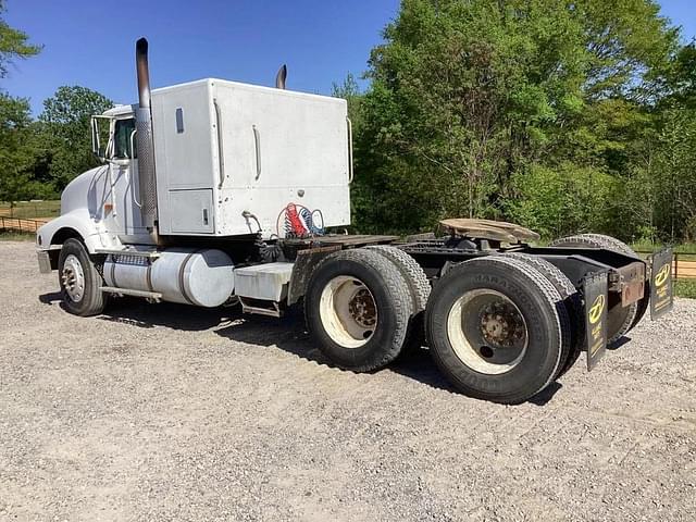 Image of International Navistar equipment image 2