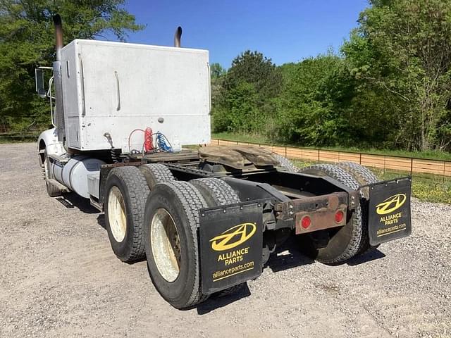 Image of International Navistar equipment image 3