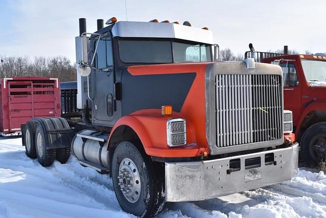 Image of International Navistar equipment image 2