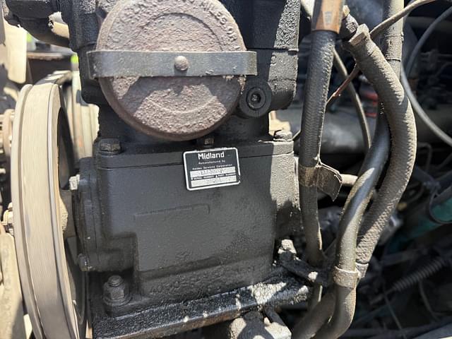 Image of International S1900 equipment image 1