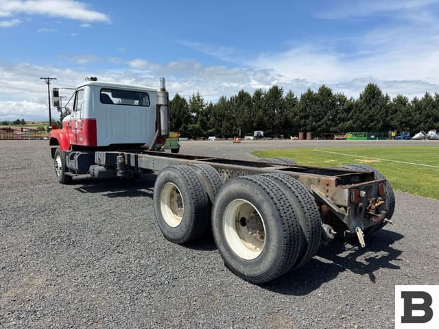 Image of International S2500 equipment image 2