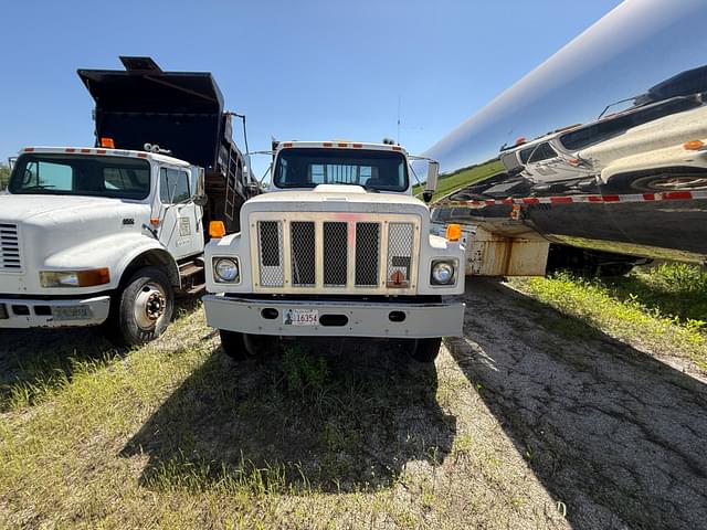 Image of International 2574 equipment image 1