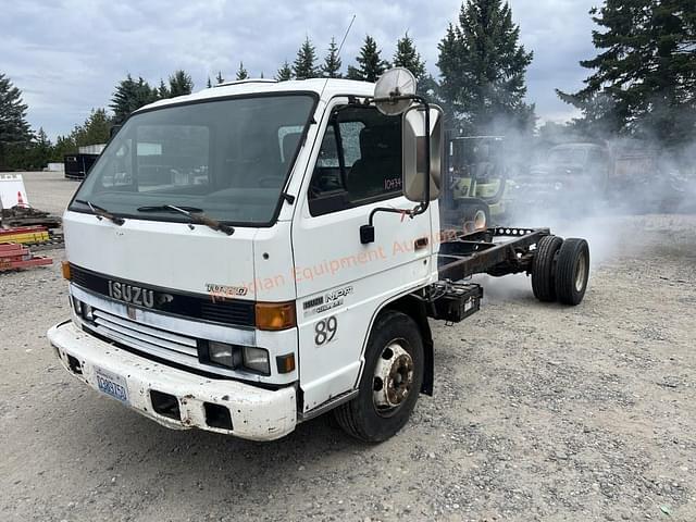 Image of Isuzu NPR equipment image 1