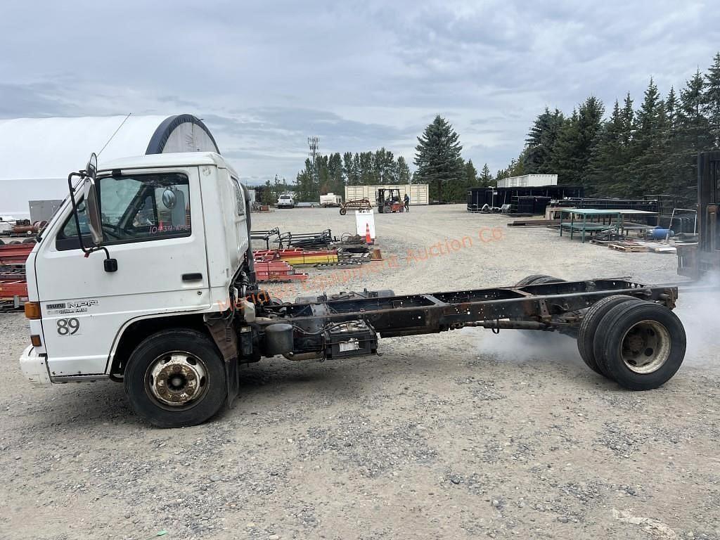 Image of Isuzu NPR Primary image