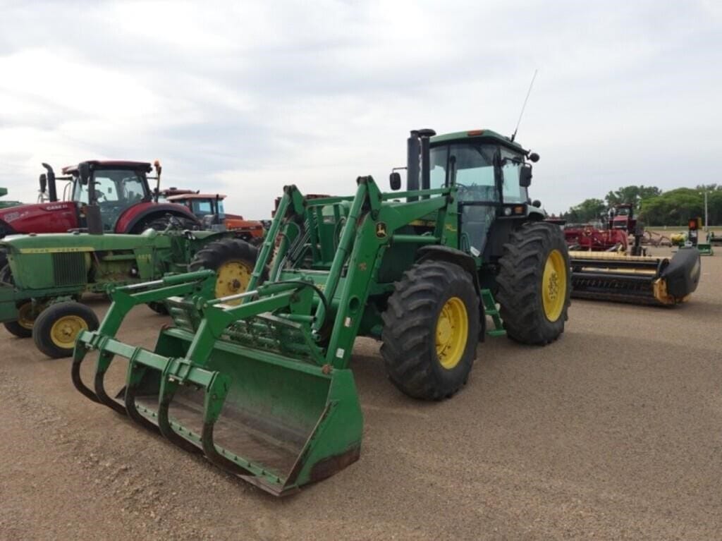 1989 John Deere 4255 Equipment Image0