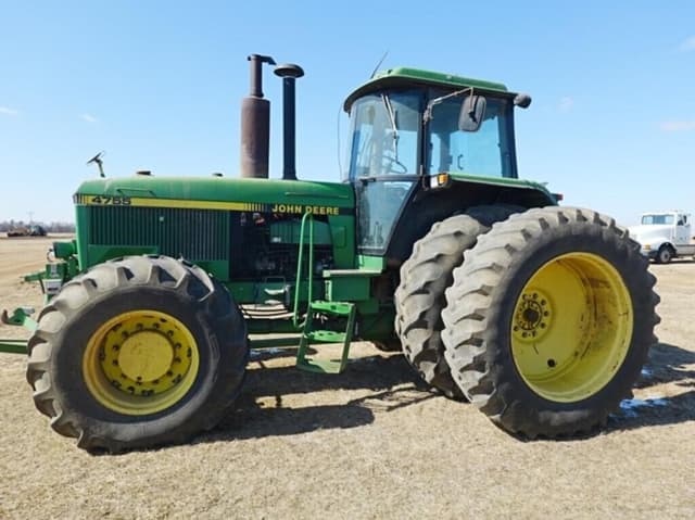 Image of John Deere 4755 equipment image 3