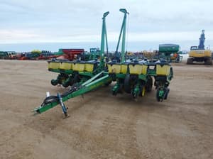 1989 John Deere 7200 Image