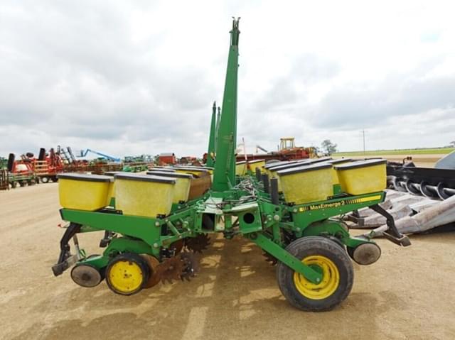 Image of John Deere 7200 equipment image 3
