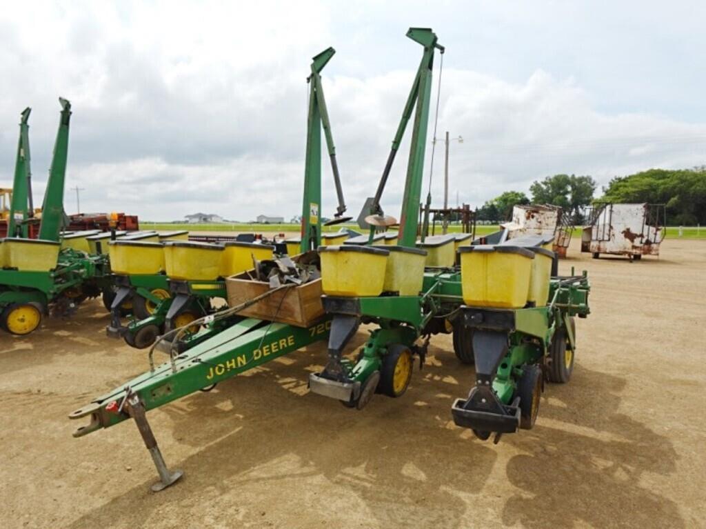 Image of John Deere 7200 Primary image