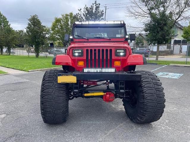 Image of Jeep Wrangler equipment image 4