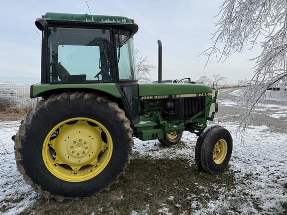 Image of John Deere 2755 equipment image 2