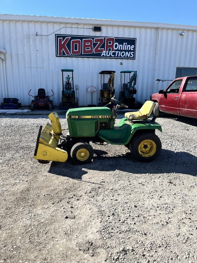 Image of John Deere 318 equipment image 3