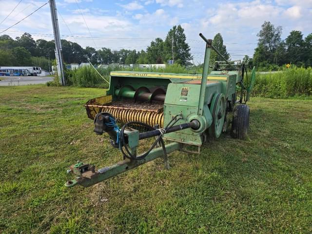 Image of John Deere 337 equipment image 1