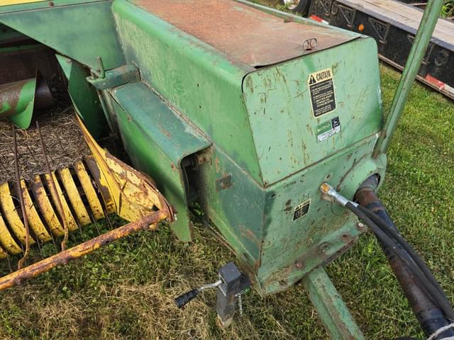 Image of John Deere 337 equipment image 3
