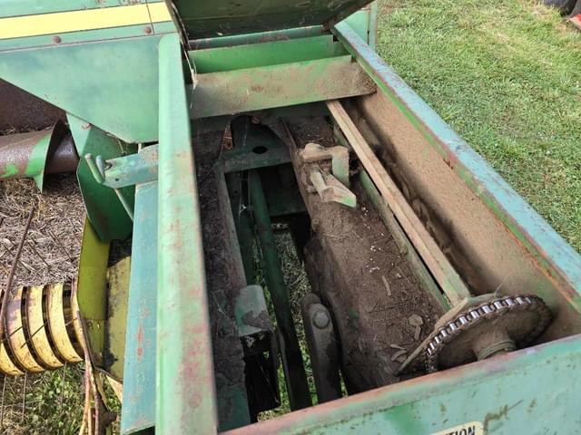 Image of John Deere 337 equipment image 4