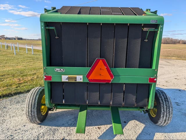 Image of John Deere 375 equipment image 3