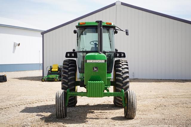 Image of John Deere 4055 equipment image 1