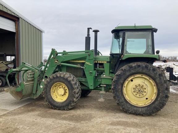 1989 John Deere 4255 Image