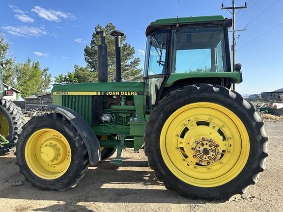 1989 John Deere 4255 Equipment Image0