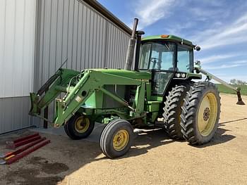 1989 John Deere 4255 Equipment Image0