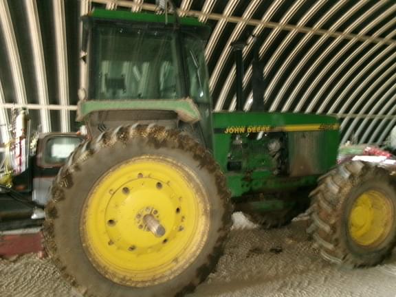 Image of John Deere 4255 equipment image 2