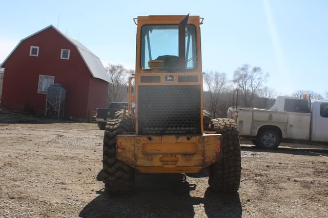 Image of John Deere 444E equipment image 2